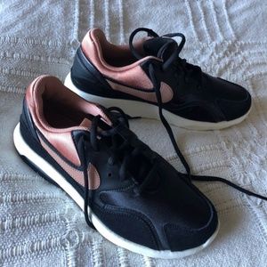 Nike Air Max Nostalgic, womens size 7